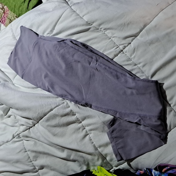 💘Today Only💘Huge Fabletics Bundle Leggings Capri - Picture 4 of 9